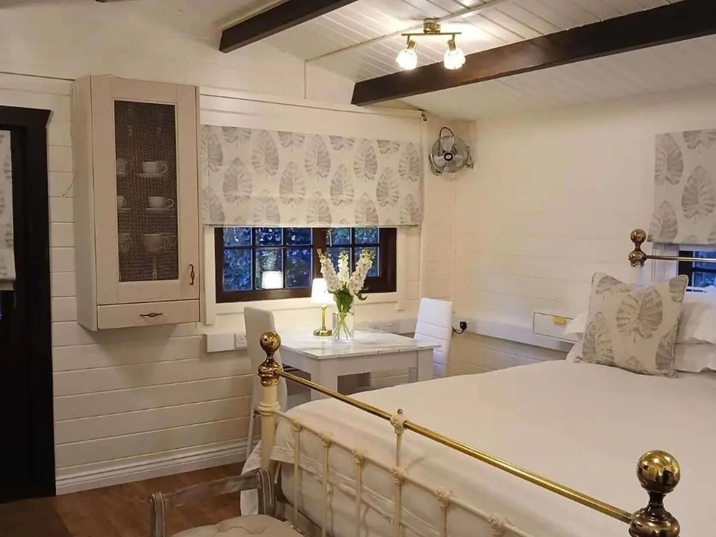 Holiday home Tranquil Lodge Retreat In Southampton United Kingdom