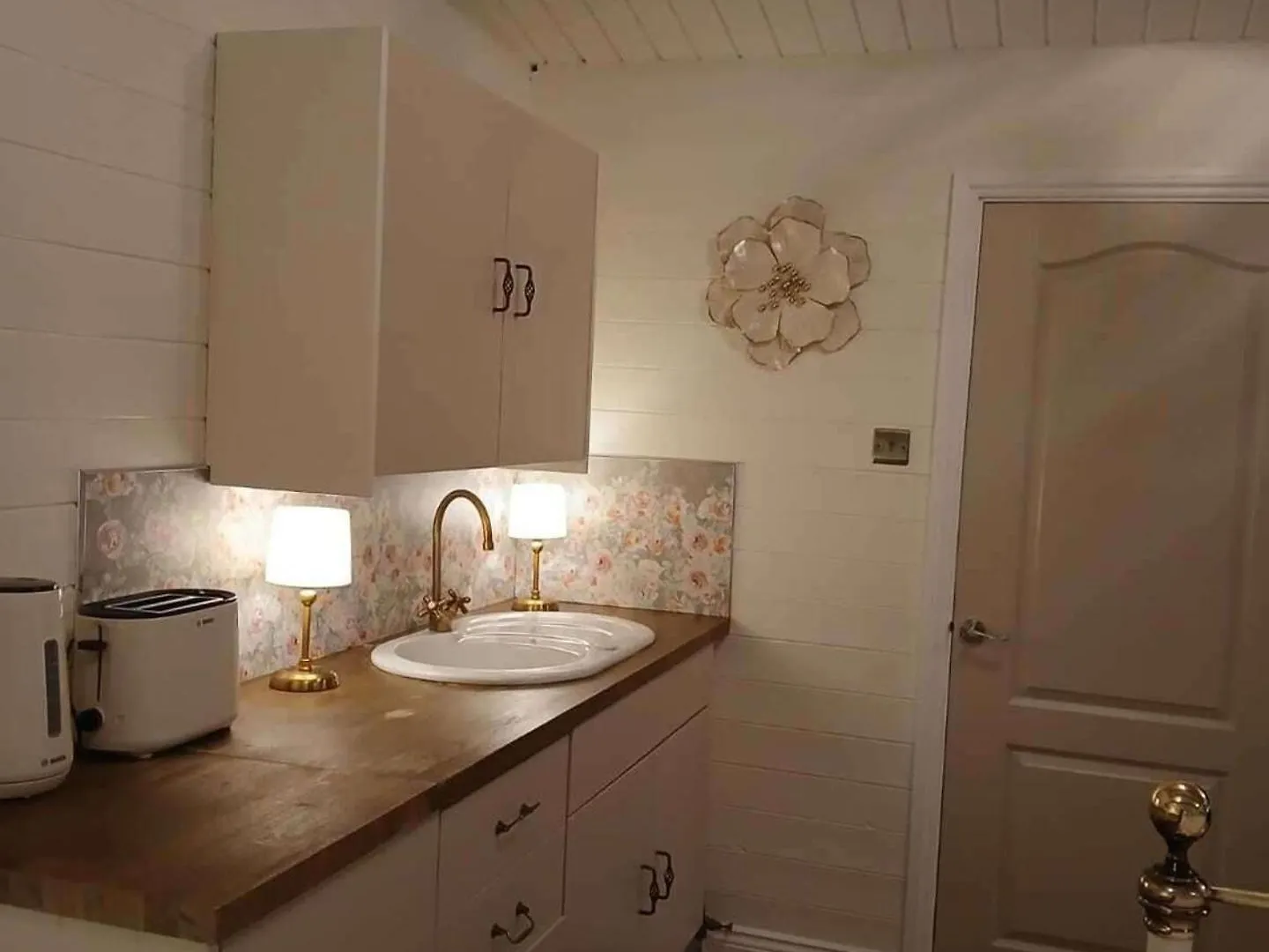 Semesterbostad Tranquil Lodge Retreat In Southampton