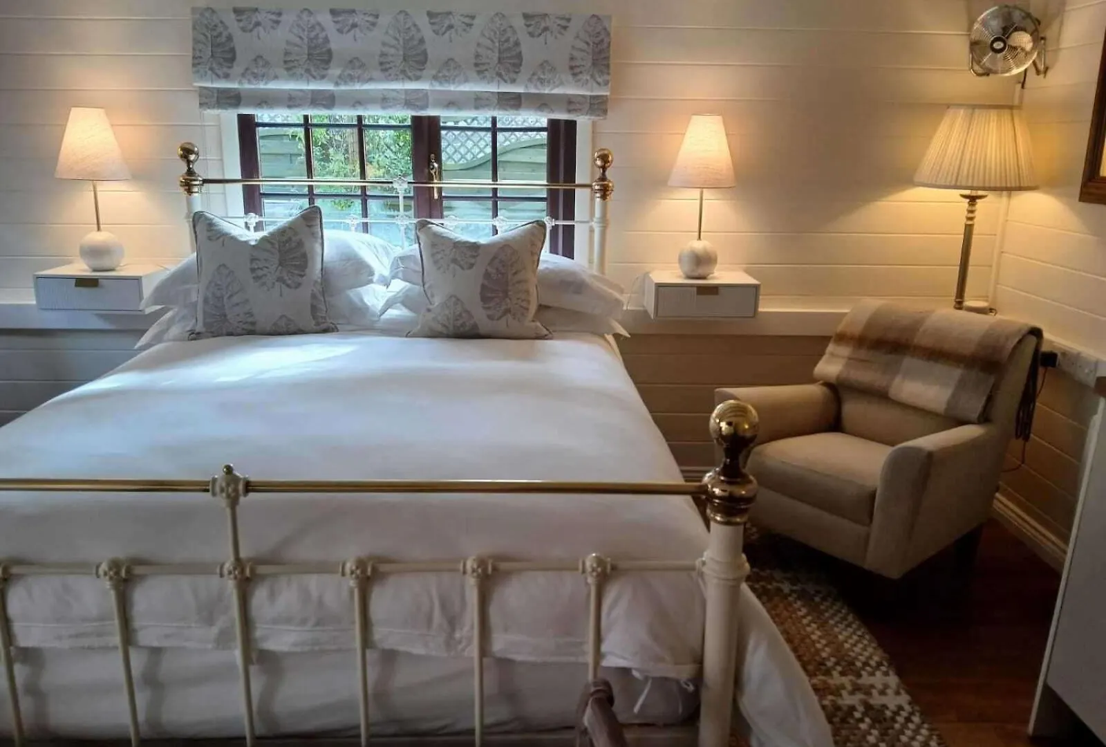 Tranquil Lodge Retreat In Southampton United Kingdom