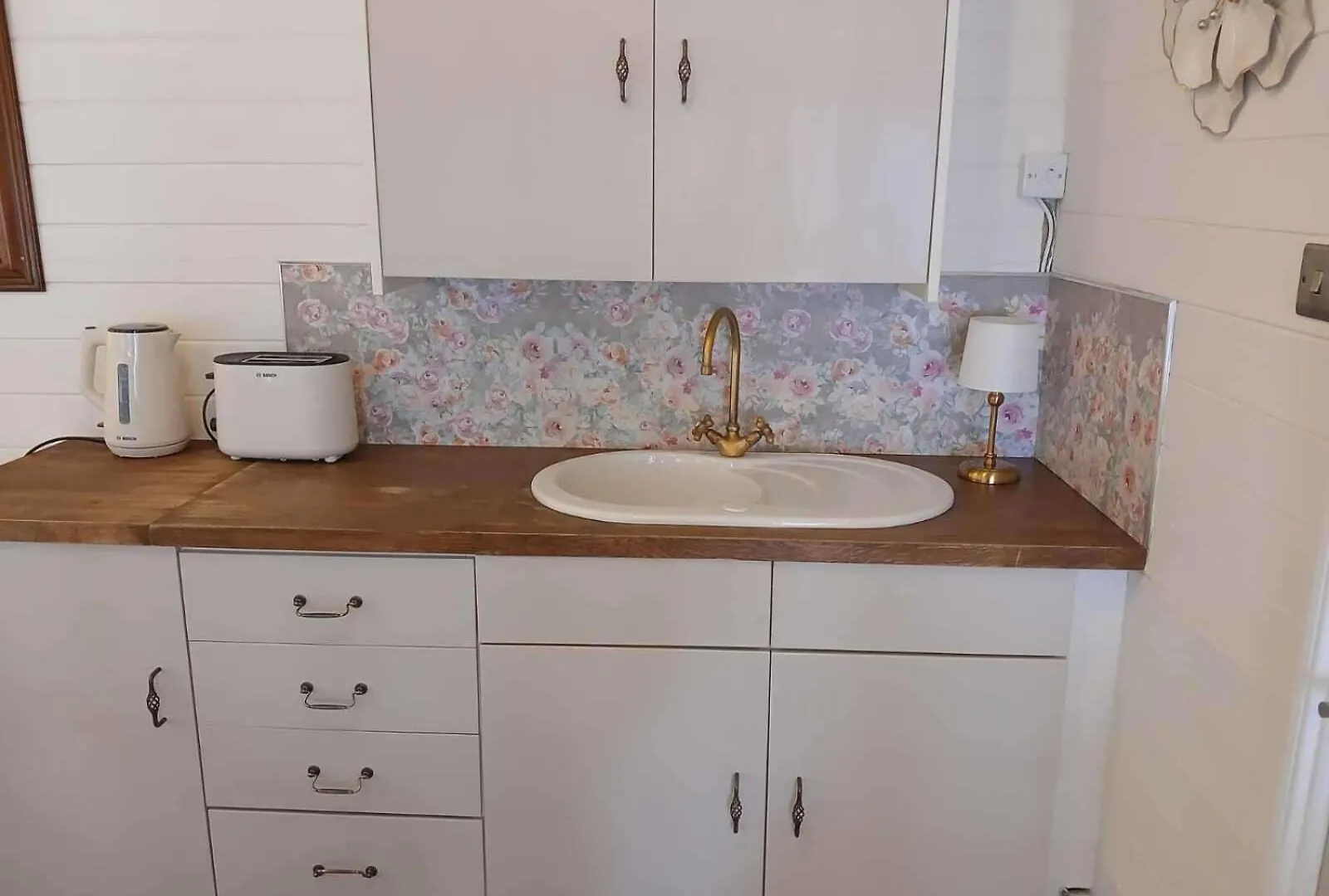 Tranquil Lodge Retreat In Southampton United Kingdom