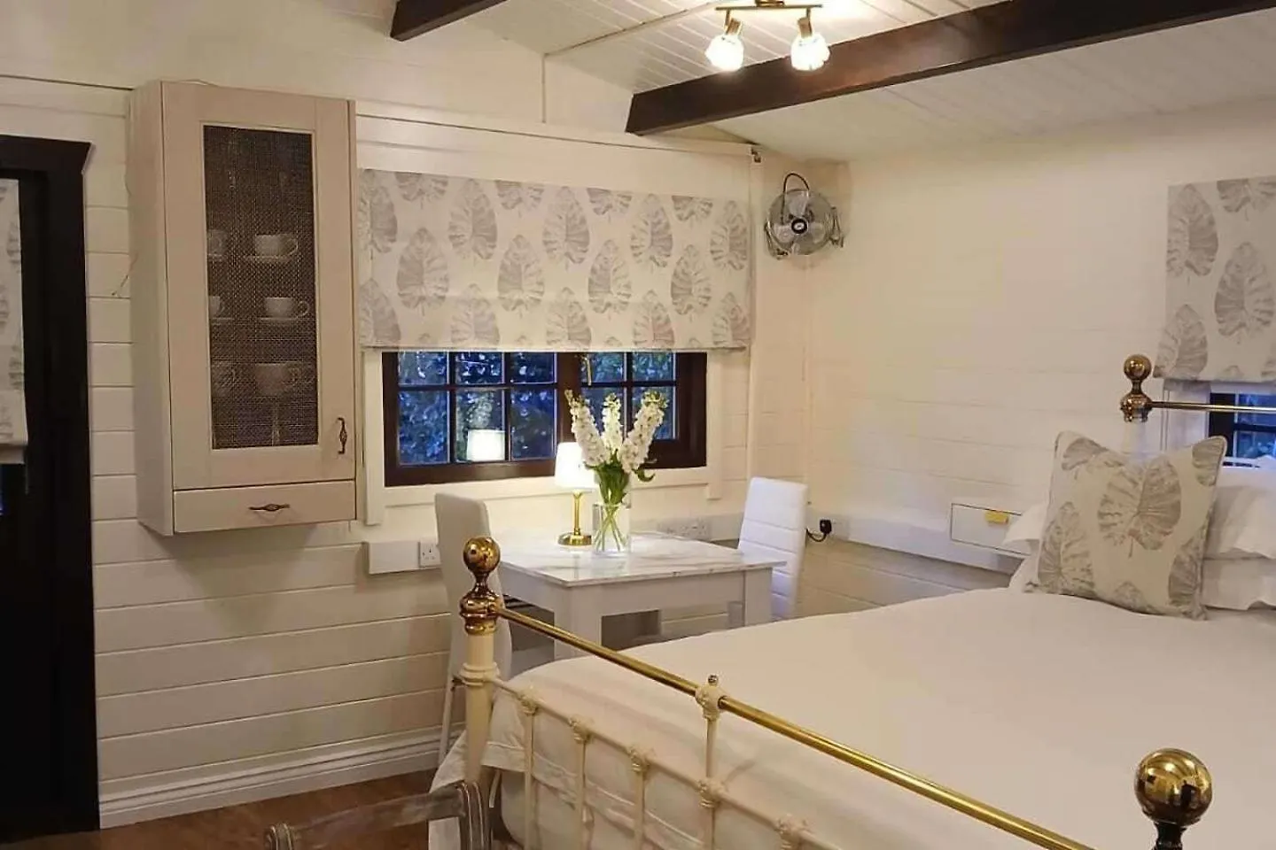 Tranquil Lodge Retreat In Southampton